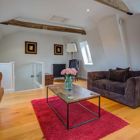 Spacious 2-Bed Home - Exposed Beams & Fast Internet Included Stamford Exterior foto